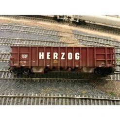 MACRail 821 - Ballast Car Doors - 4 Pack (Herzog Version Long) - HO Scale Kit