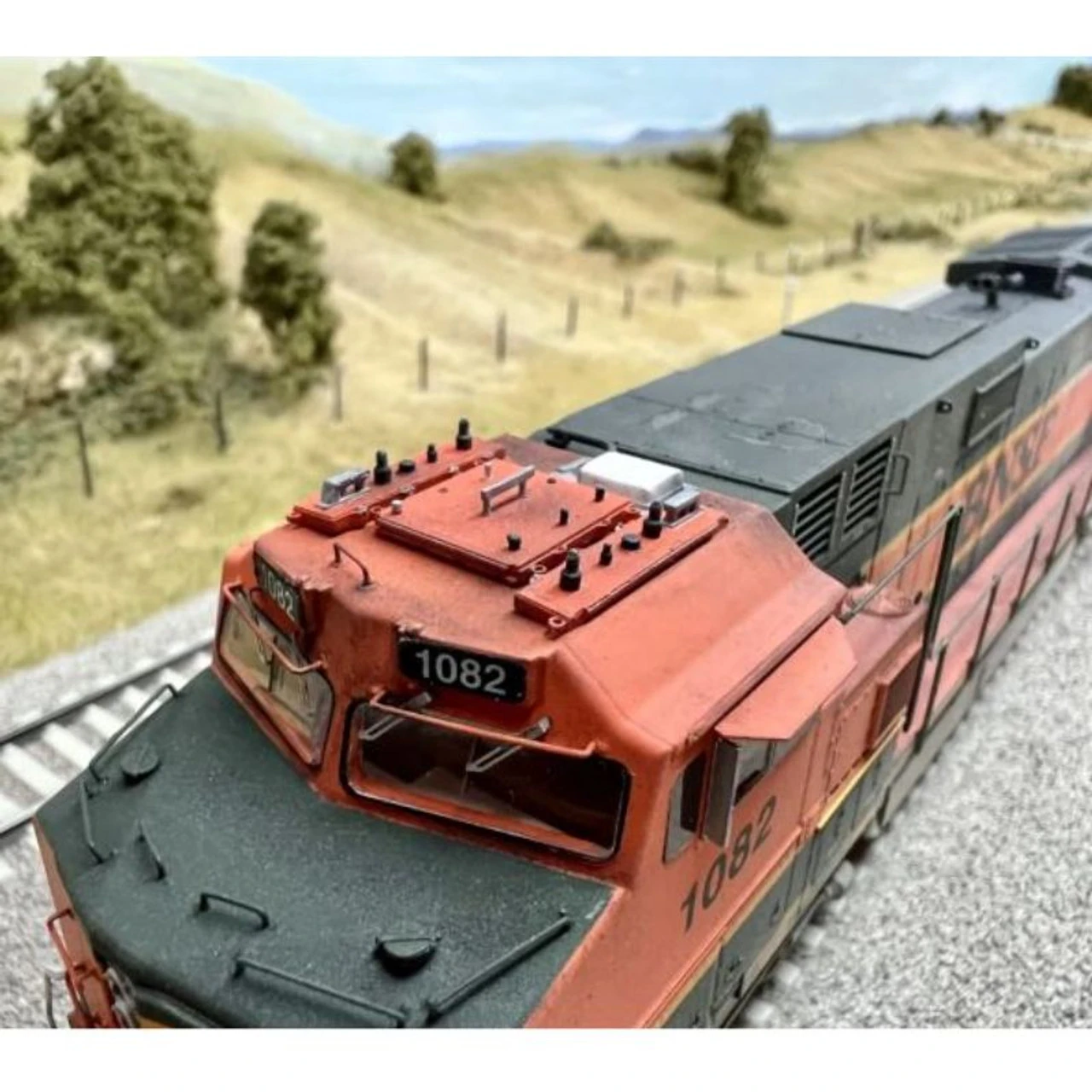 MACRail 864 - PTC Antenna Array "Center Can" Type (2 Pack) - HO Scale 3 MACRail 864 - PTC Antenna Array "Center Can" Type (2 Pack) - HO Scale