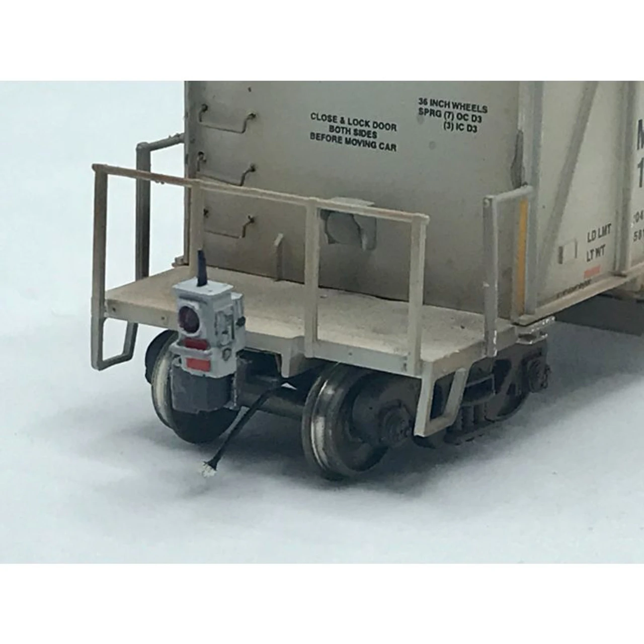 MACRail 920S - Early End Of Train Device Scale Coupler 3 Pack - Gray - HO Scale 3 MACRail 920S - Early End Of Train Device Scale Coupler 3 Pack - Gray - HO Scale