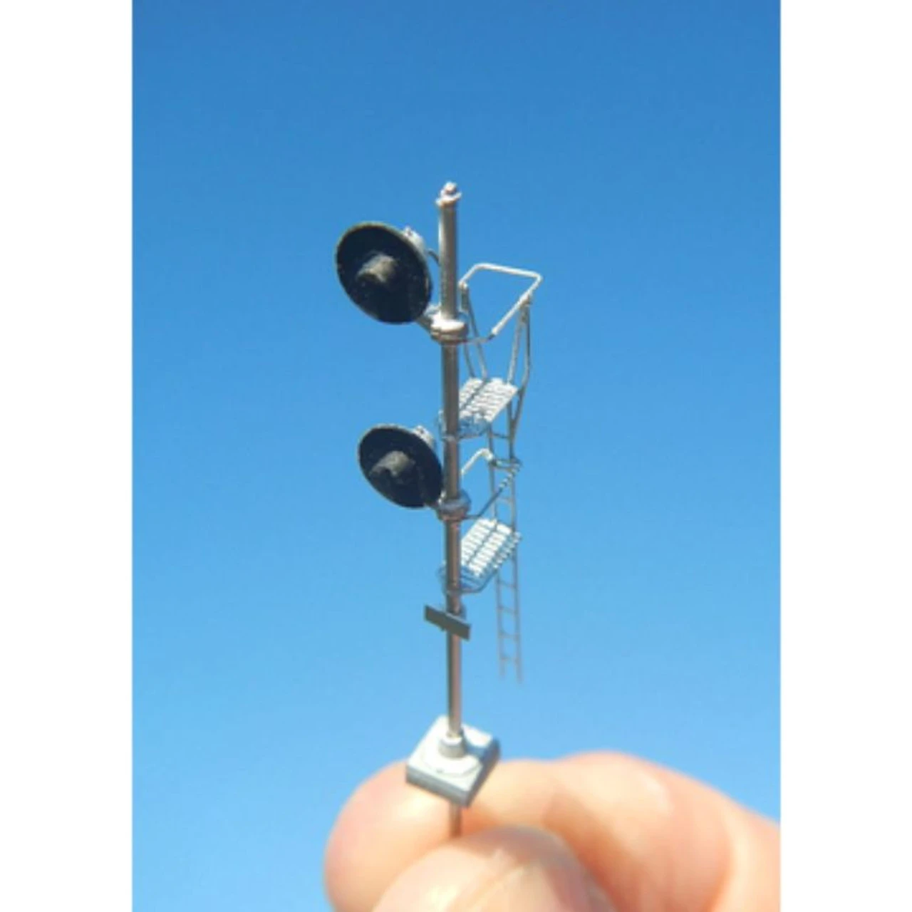 Showcase Miniatures 522 - C&O Type Pole Mount Searchlight Signal - N Scale Kit 3 Showcase Miniatures 522 - C&O Type Pole Mount Searchlight Signal - N Scale Kit