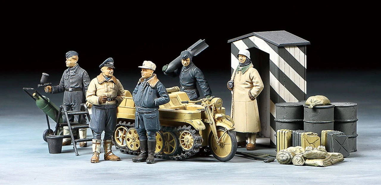 Tamiya 32412 - German Luftwaffe Crew (Winter) W/ Kettenkraftrad Germany - 1:48 Scale Kit 3 Tamiya 32412 - German Luftwaffe Crew (Winter) W/ Kettenkraftrad Germany - 1:48 Scale Kit