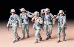 Tamiya 35184 - German Machine Gun Crew Germany - 1:35 Scale Kit