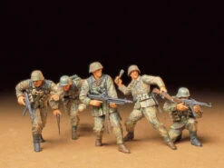 Tamiya 35196 - German Front-Line Infantrymen Germany - 1:35 Scale Kit