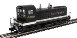 Walthers Mainline 910-10677 - EMD SW7 Southern (SOU) 6069 - HO Scale