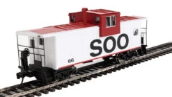 Walthers Mainline 910-8720 - International Extended Wide-Vision Caboose Soo Line (SOO) 66 - HO Scale